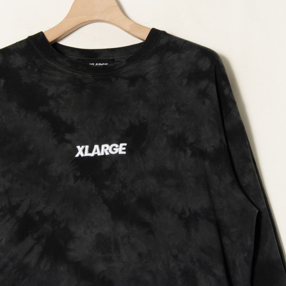 XLARGE エクストララージ サイズM 長袖 Tシャツ クルーネック プルオーバー 総柄 チャコール系 コットン100％ メンズ ストリート トップス_画像3