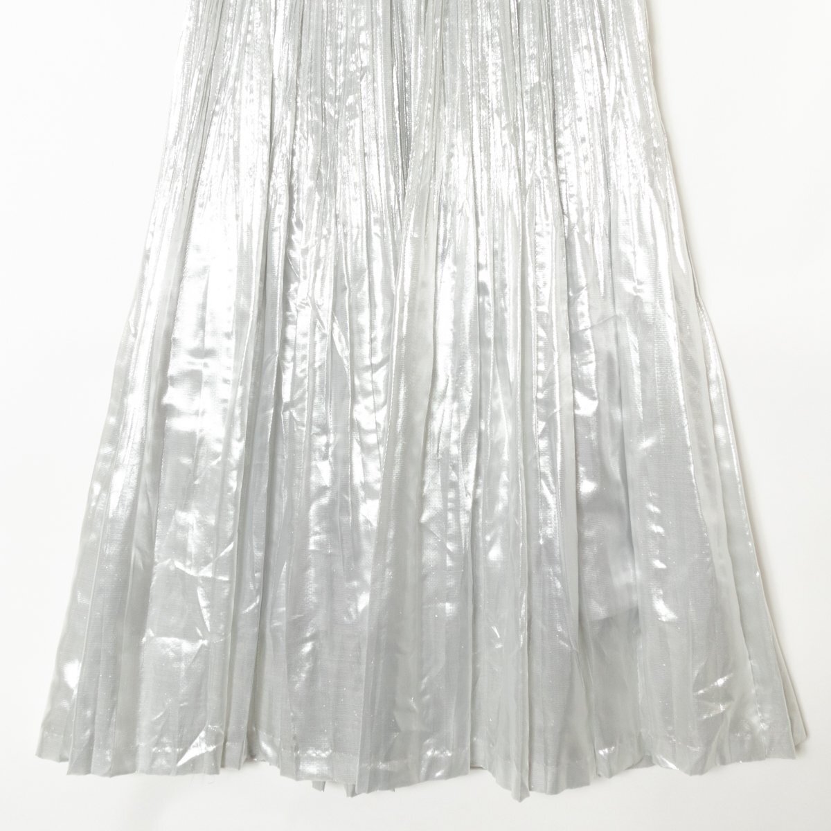 LE CIEL BLEU ルシェルブルー プリーツスカート ロングスカート 光沢 サイドジップ 34 キュプラ シルバー 綺麗め カジュアルの画像3