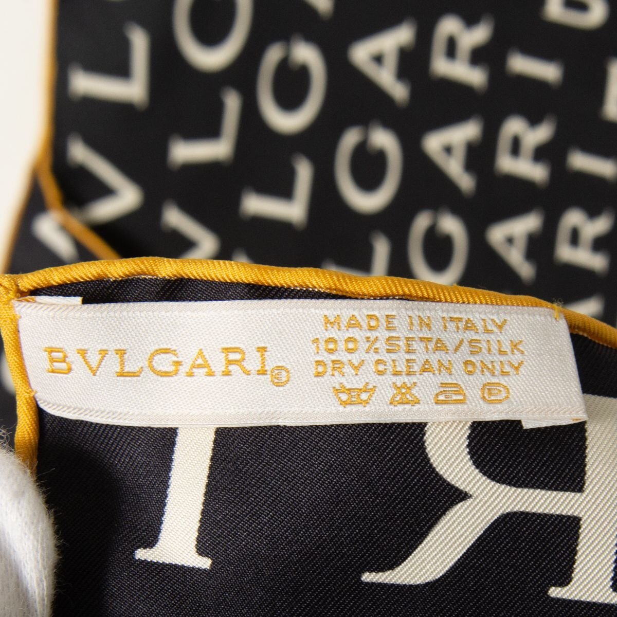 [1 иен старт ] почтовая доставка 0 BVLGARI BVLGARY шарф большой размер квадратный бренд Logo рисунок шелк 100% высокий бренд чёрный 88×88 Италия производства 