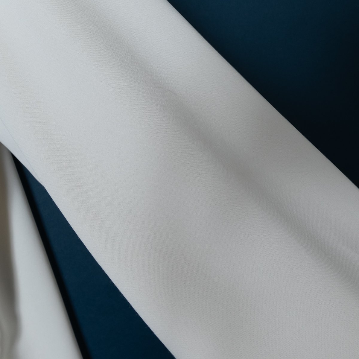 NOBLE ノーブル シャツ 長袖 トップス 薄手 カットソー 無地 ポリエステル100% ホワイト 白 綺麗め カジュアル シンプル_画像6