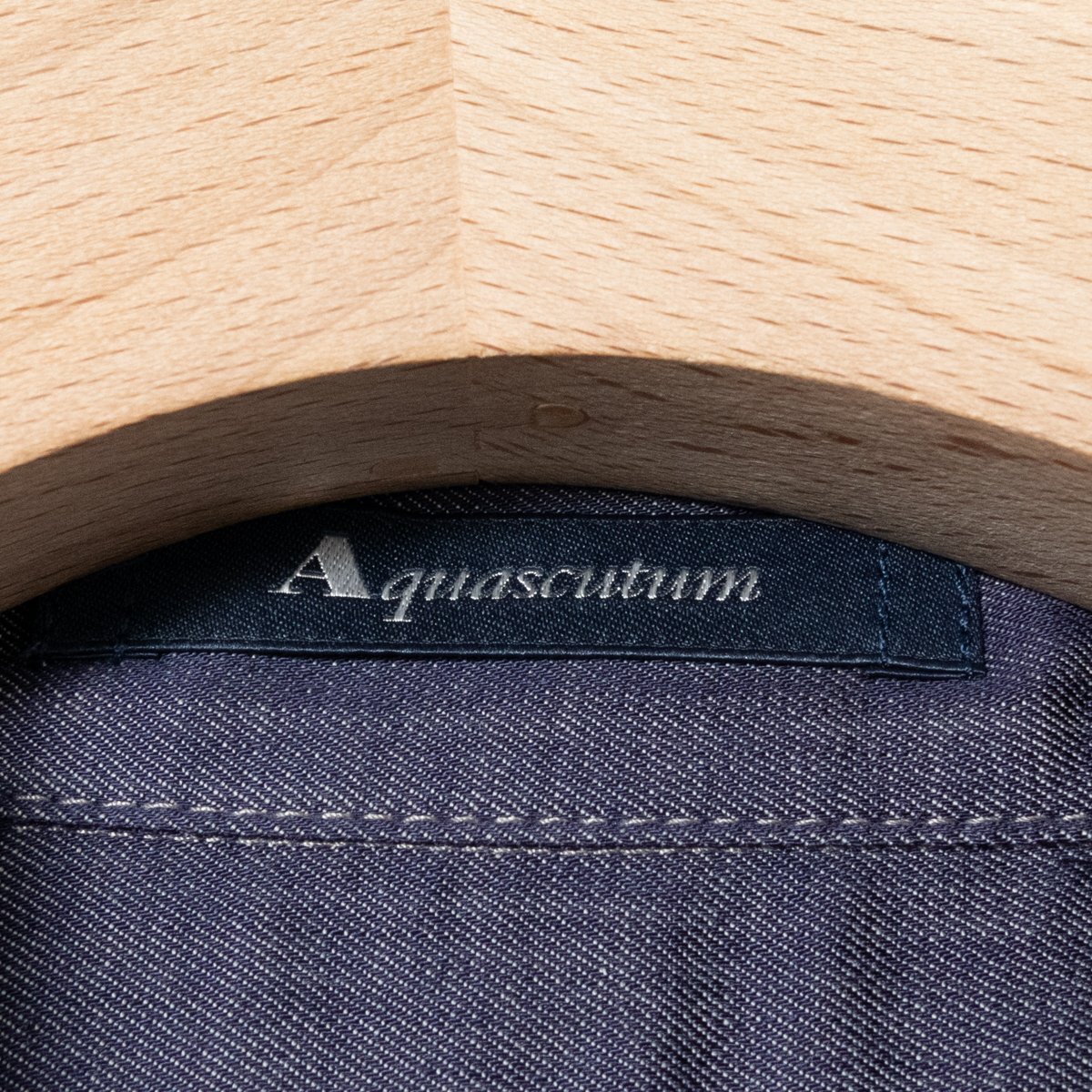 メール便◯ Aquascutum アクアスキュータム デニム風 シャツ 長袖 トップス カットソー 無地 10 キュプラ インディゴ 綺麗め カジュアル_画像2