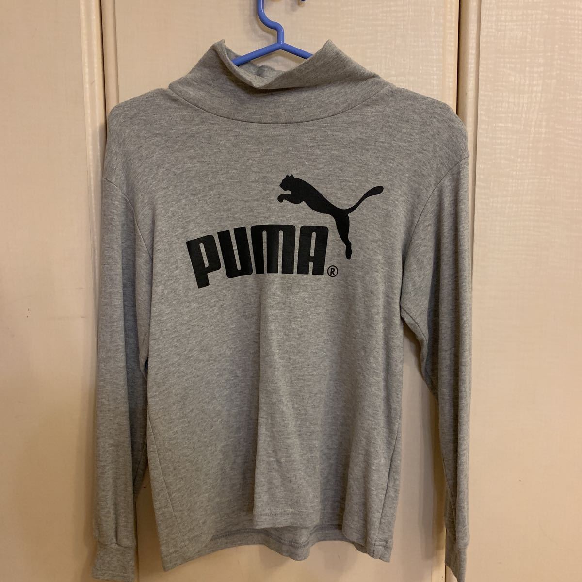  Puma child 140 size long sleeve shirt gray unused . close 