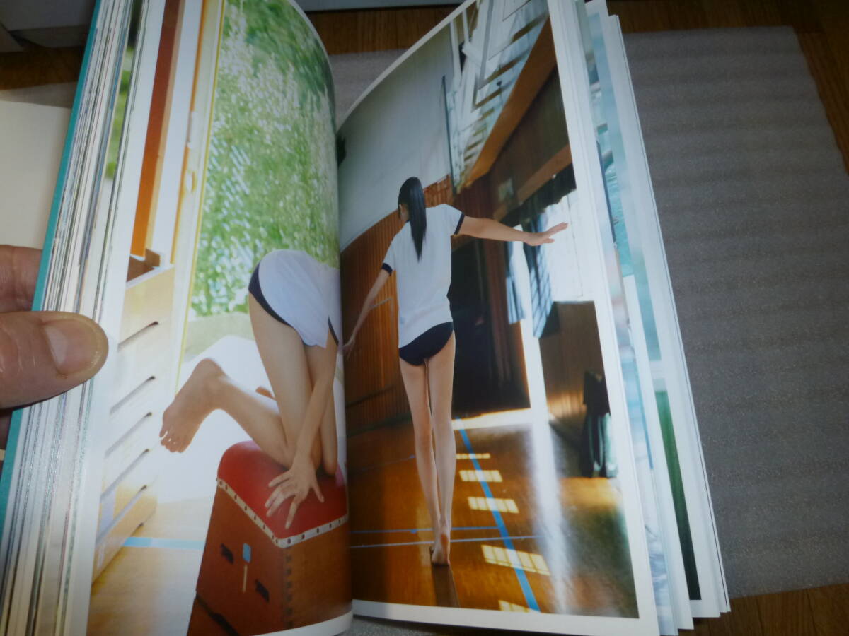 川口春奈 写真集「haruna 2」帯付き 初版発行本の画像6