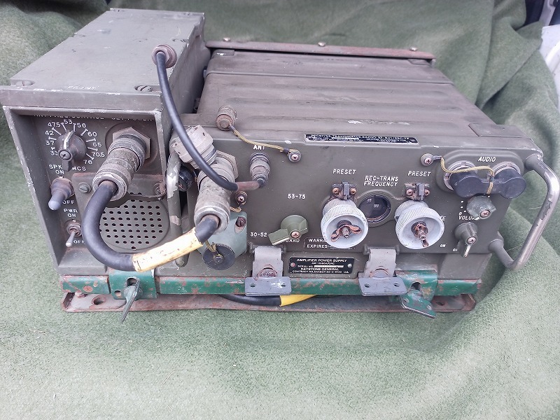 【実働】軍用無線機 PRC-77と車載マウントユニット 実働】軍用無線機PRC-77と車載マウントユニット