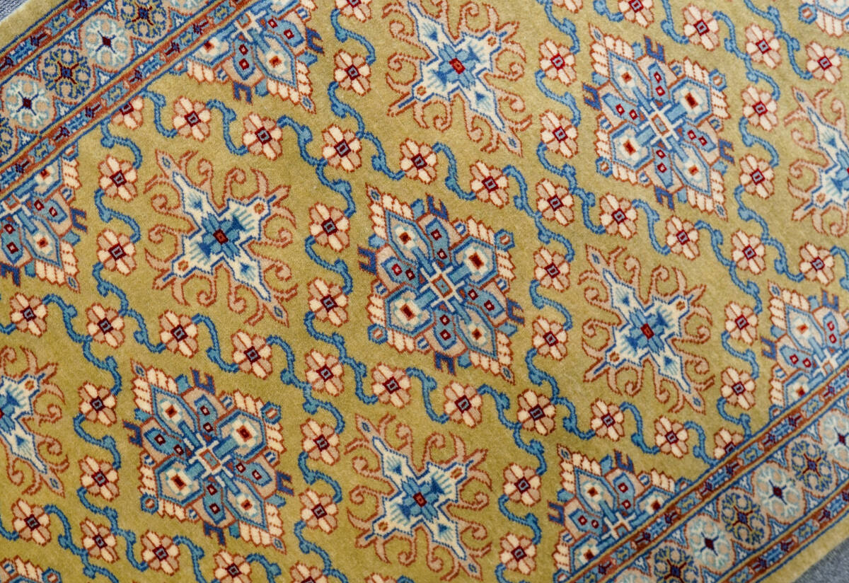121×78cm パキスタン手織り絨毯|Yahoo!フリマ(旧PayPayフリマ) 121×78cm パキスタン手織り絨毯|Yahoo!フリマ(旧PayPayフリマ)