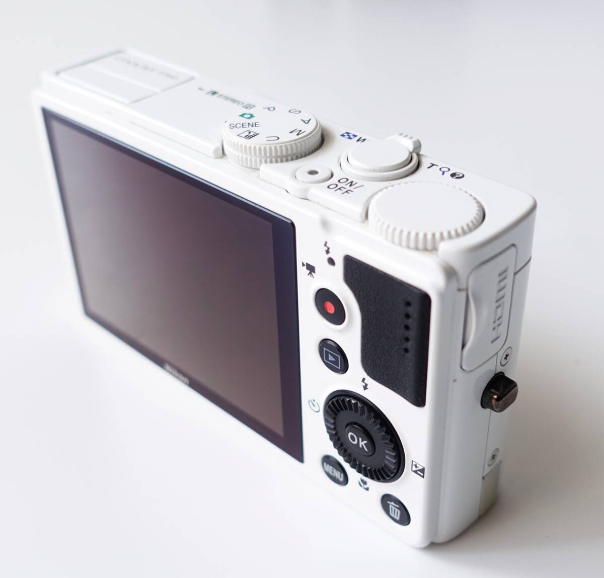 美品 シンプル白 Nikon デジカメ◆ニコン COOLPIX P310 ホワイトの画像5