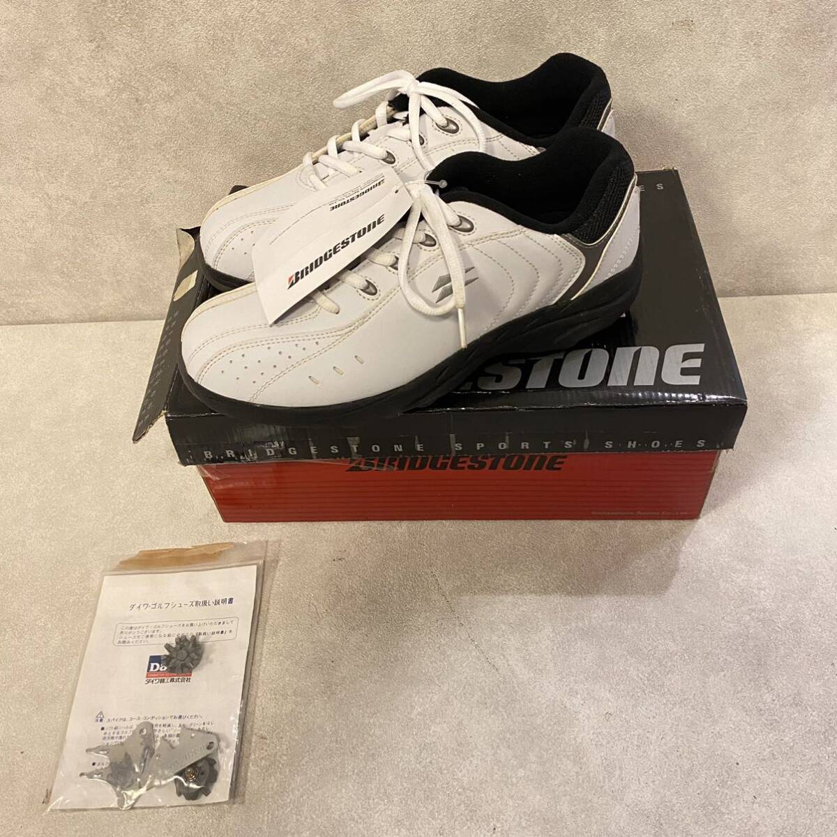 [FZ240968] Bridgestone golf shoes 25.5cm soft spike 3E SH62S white BRIDGESTONE