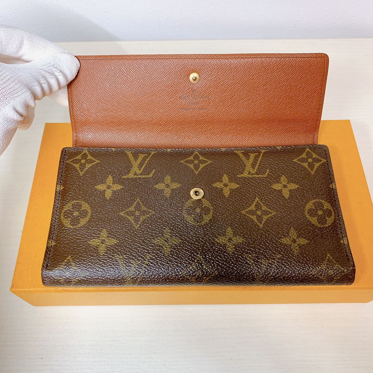 A074【ほぼ極美品】LOUIS VUITTON ルイヴィトン モノグラム ポルトトレゾール インターナショナル長財布 三つ折り財布 M61215/TH0021の画像3