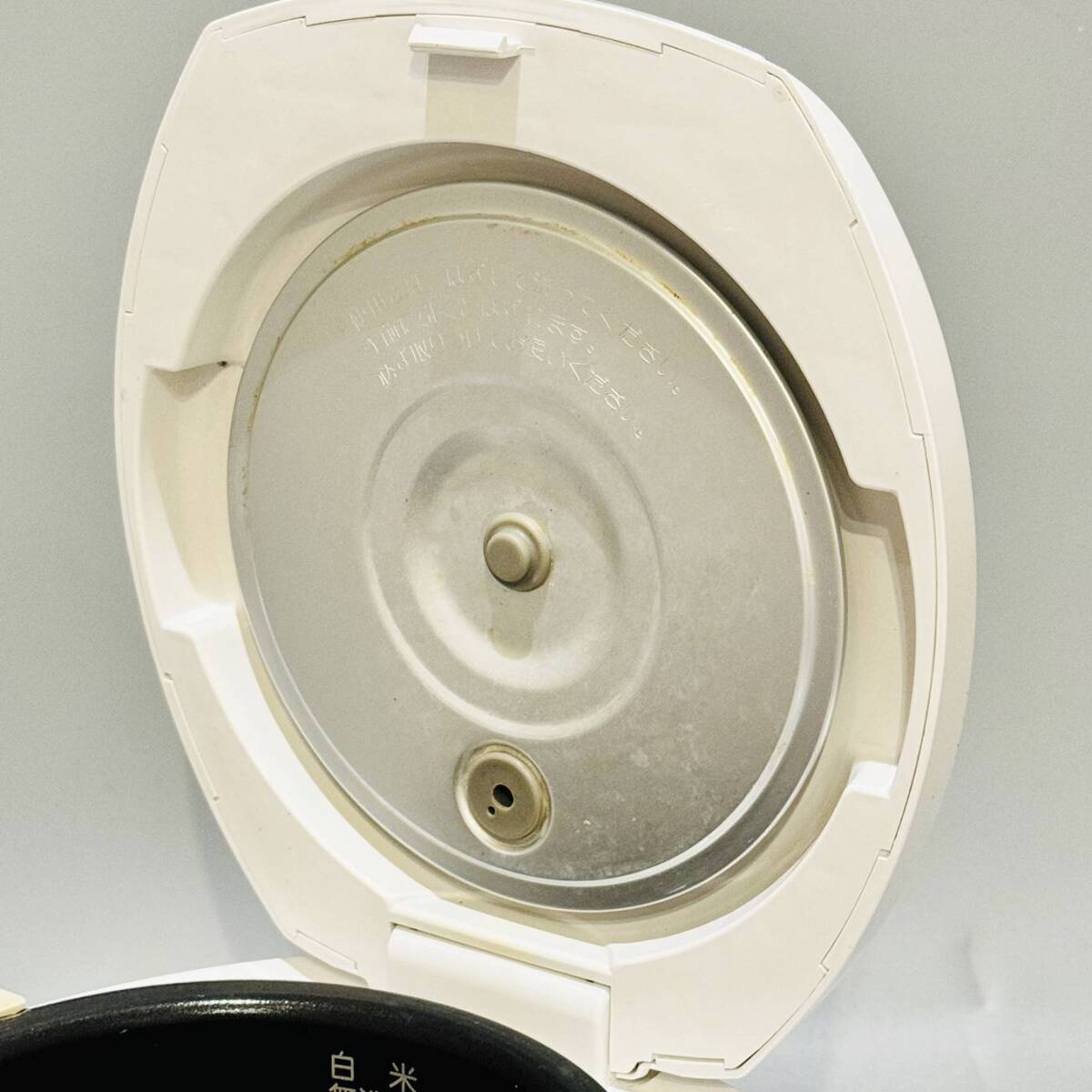 甲MJ17520　クリーニング済　動作確認済　2007年製　3合炊き　シャープ　SHARP　ジャー炊飯器　KS-H59-W　炊飯器　調理機器　白　ホワイト_画像4