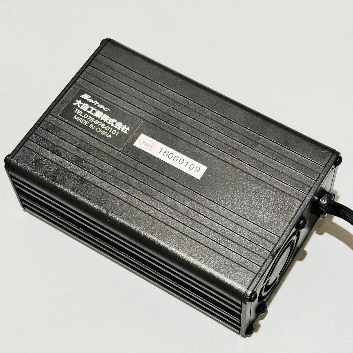 甲HG092 美品 クリーニング済 動作確認済 大自工業 メルテック meltec HPU-150 インバーター DC12V車用 USB＆コンセント 家電の画像4