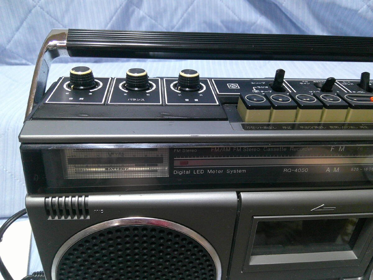 昭和レトロ ナショナル ラジカセ National RQ-4050 STEREO MAC FM/AM FMステレオ ラジカセ テープ回りません　ジャンク扱いにて_画像3