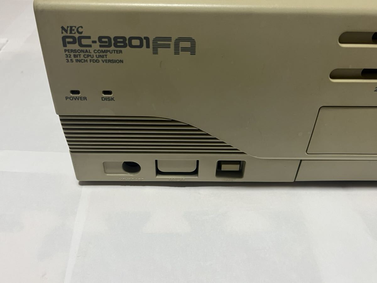 ジャンク品 NEC PC-9801FA/U2 通電確認済 ケーブル等の画像2