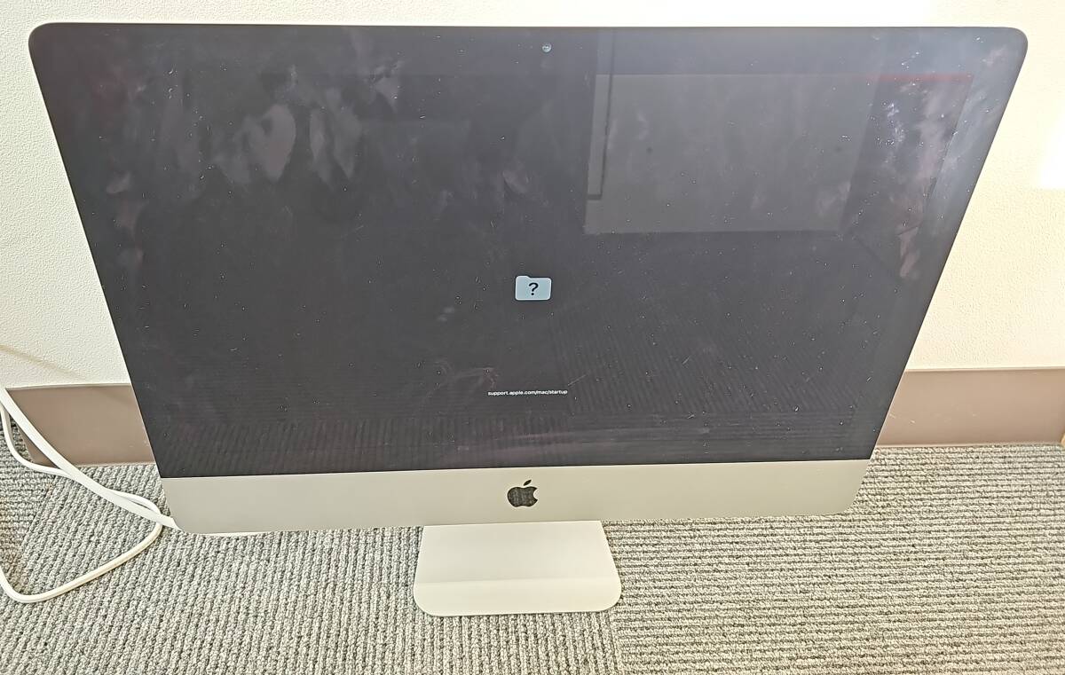 K1130★ Apple iMac 21.5インチ A1418 箱 キーボード トラックパッド 付き Core i5 Retina 4K 1TB 中古品 通電確認済 ジャンク品の画像2