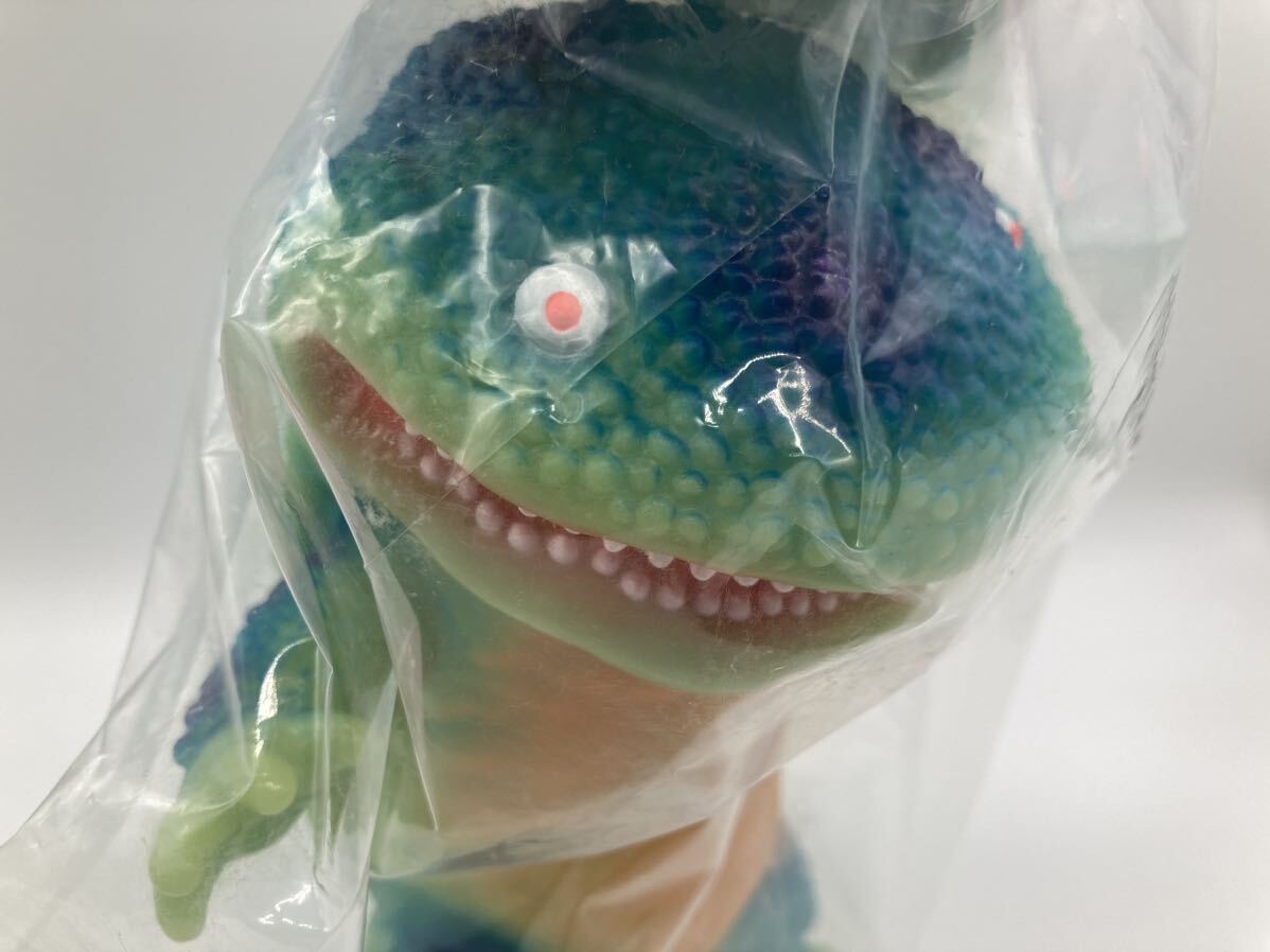 新品 レアカラー 未開封品 ONE UP ピコピコ怪獣 さすらい山椒魚 大サンシロー 蓄光タイプ ソフビ 創作 GID GIANT SANSIRO 美品