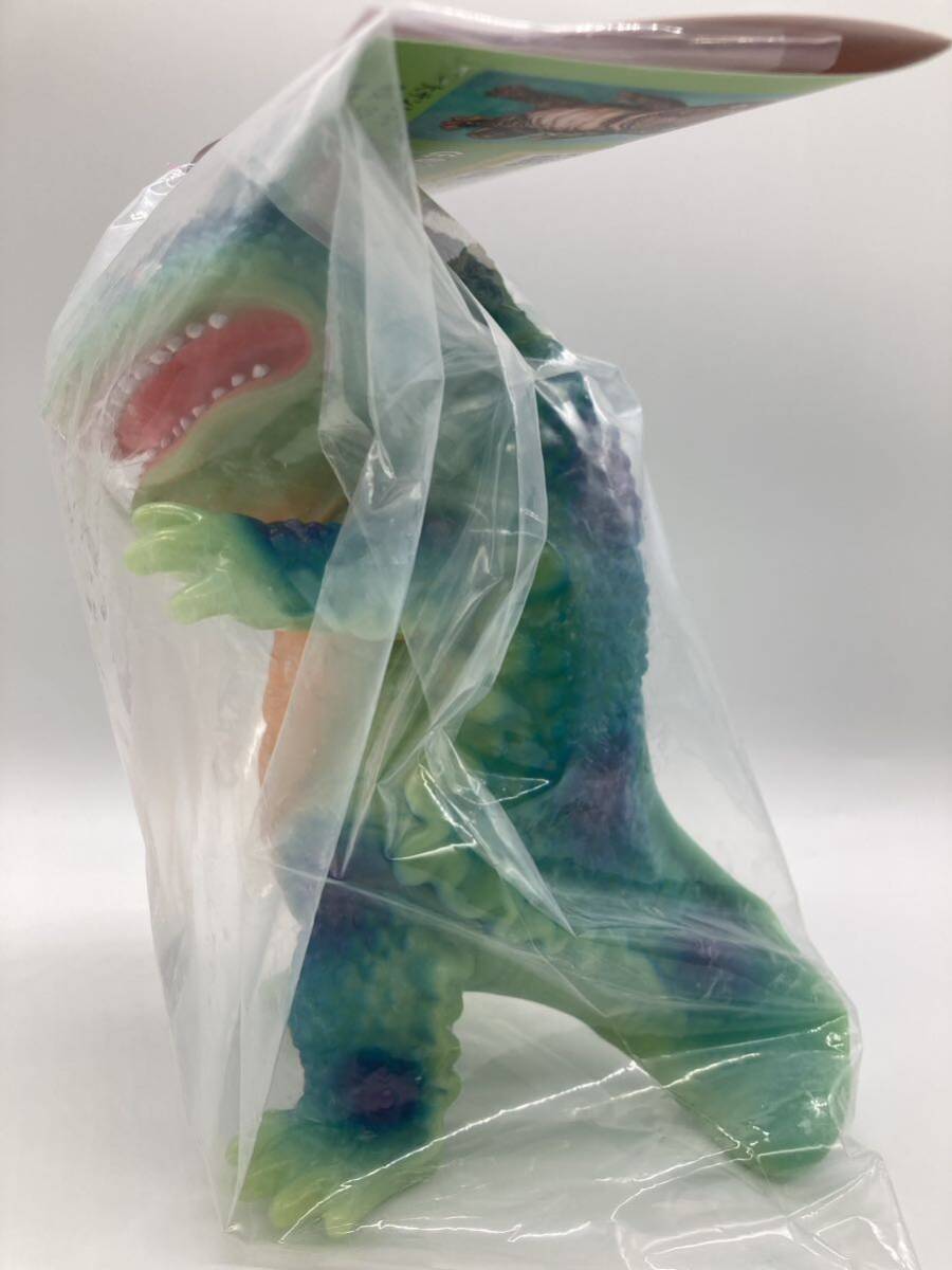 新品 レアカラー 未開封品 ONE UP ピコピコ怪獣 さすらい山椒魚 大サンシロー 蓄光タイプ ソフビ 創作 GID GIANT SANSIRO 美品