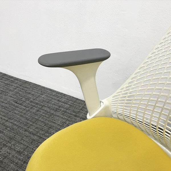 HermanMiller セイルチェア Sayl Chair ミドルバック オフィスチェア 肘付き ハーマンミラー イエロー 中古 IO-864950Cの画像6