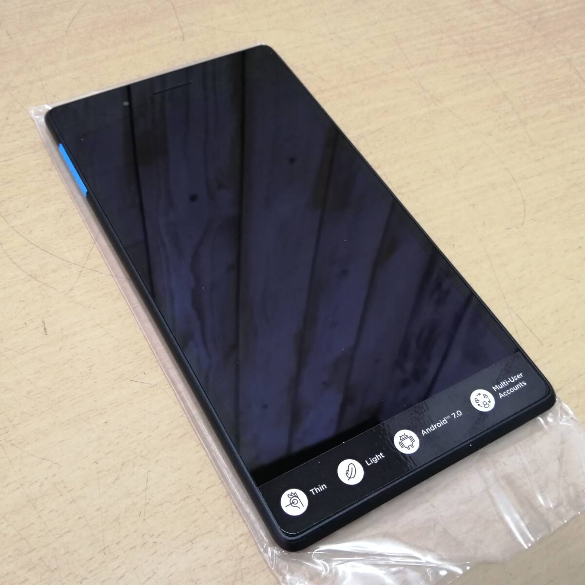 ○24040406　【未使用】 Lenovo TAB 7 Essential　TB-7304X　アンドロイドタブレット　Android　箱入り　付属品有_画像3