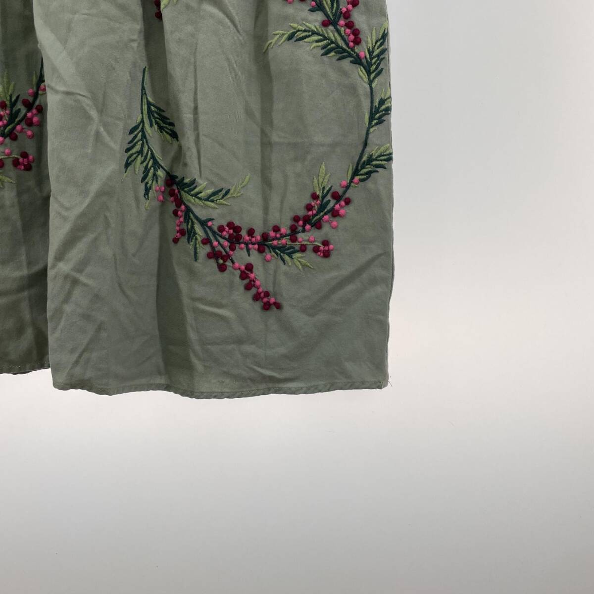 SUPER HAKKA スーパーハッカ 花刺繍 ワンピース size表記なし/緑系 レディース