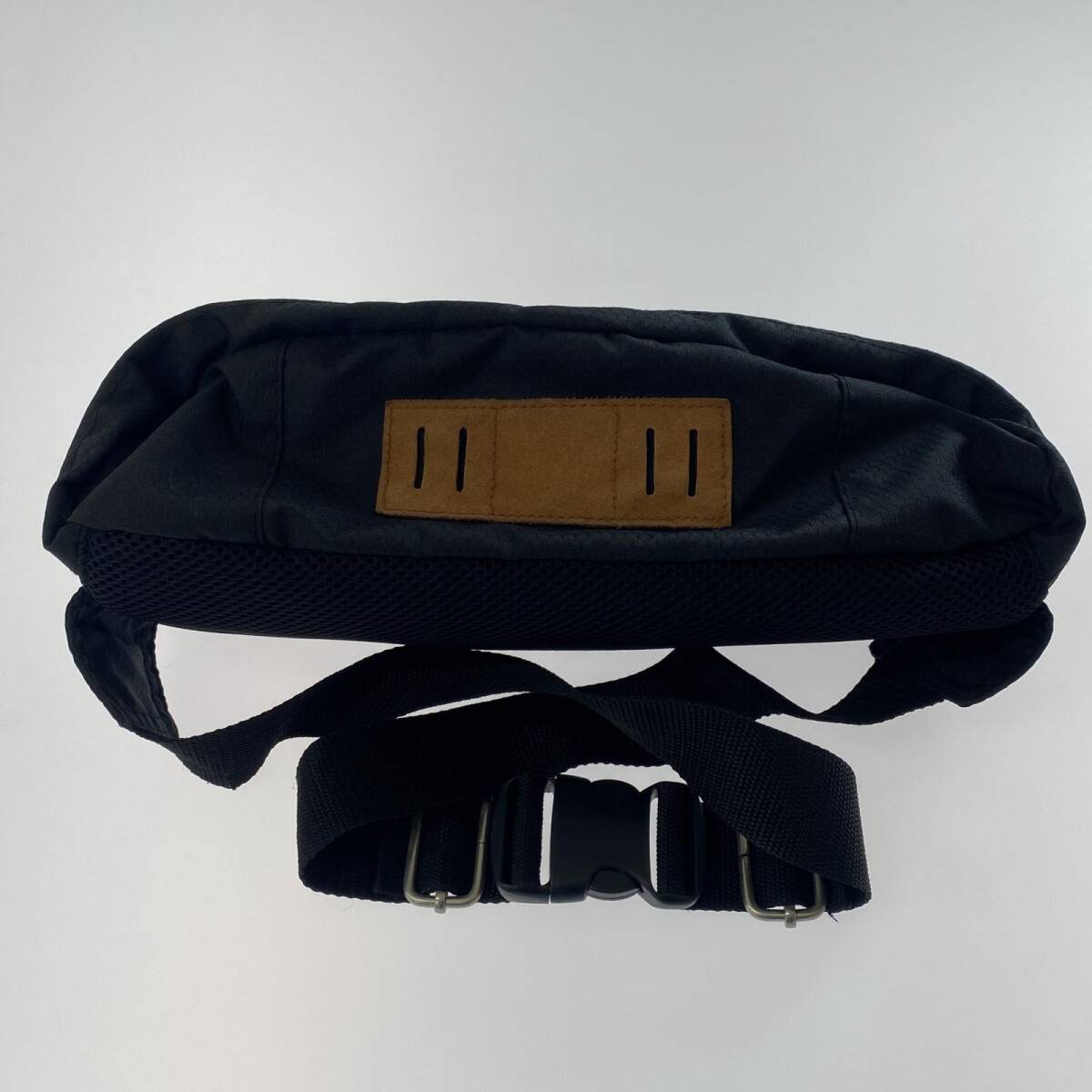 BEAMS HEART Beams Heart waist bag / black men's 