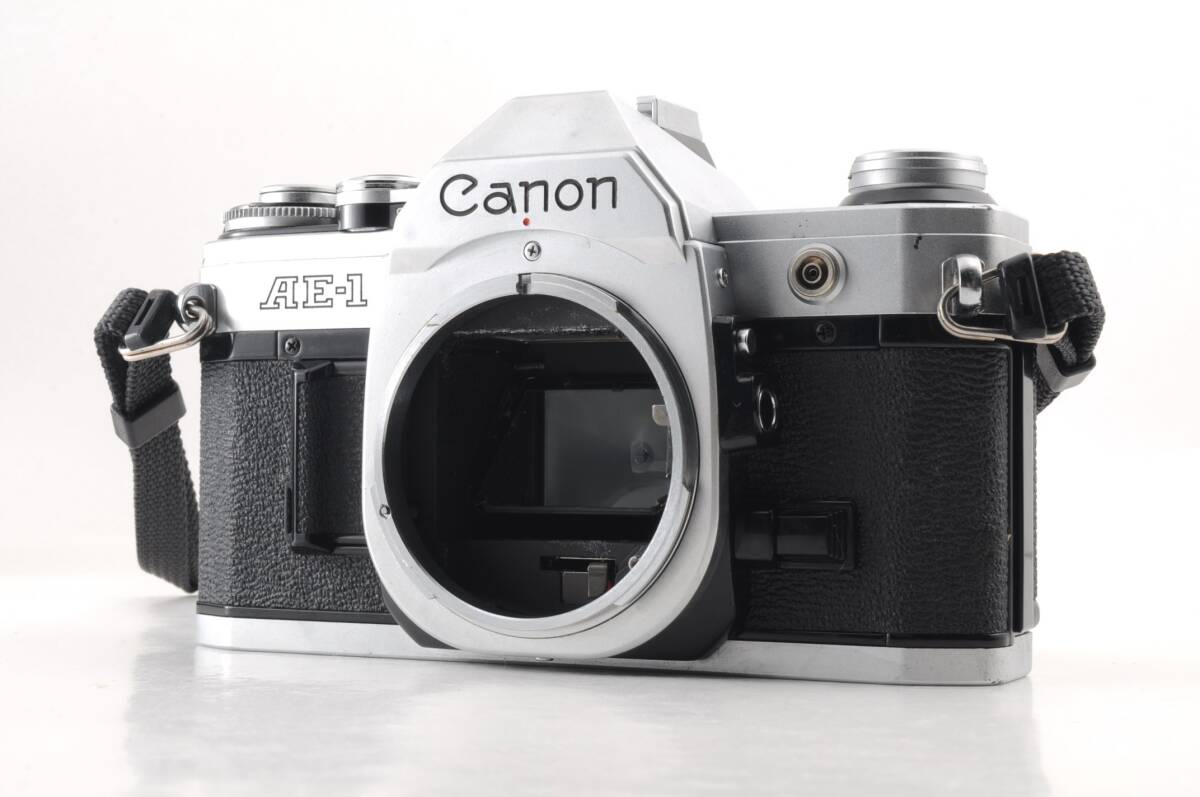 シャッター鳴き無し 動作品 キャノン Canon AE-1 ボディ シルバー MF 一眼レフ フィルムカメラ 管K6554_画像1