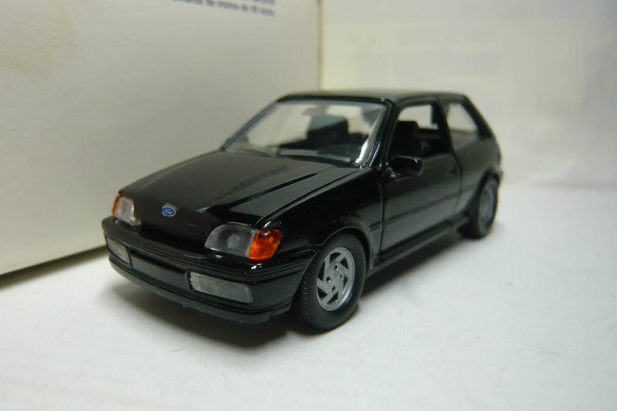 '89 フォード フィエスタ XR2i／独・シャバク1/43／ブラック_画像6