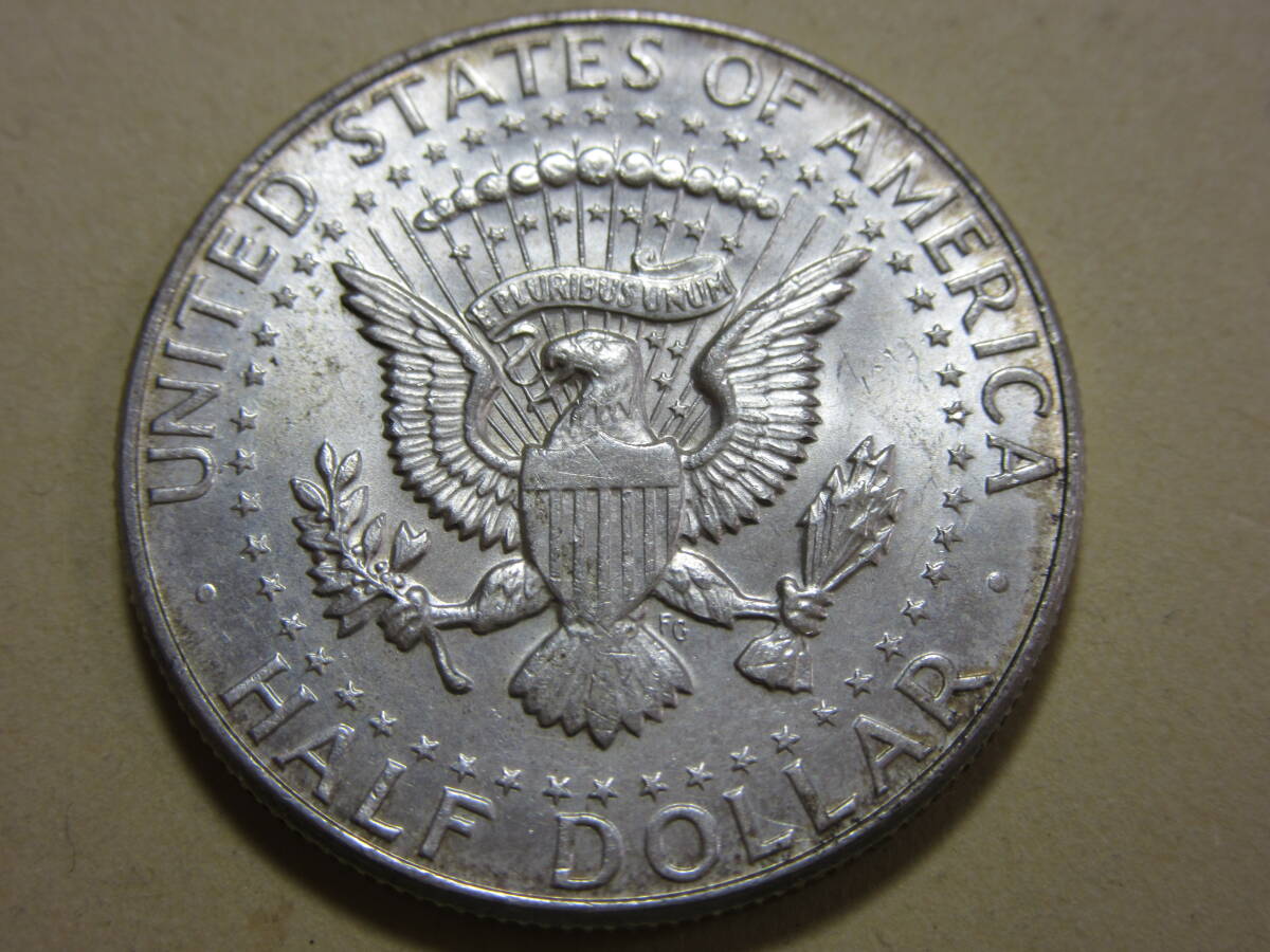 ３、アメリカ　HALF　DOLLAR銀貨　１９６４年　１２，５５ｇ_画像5