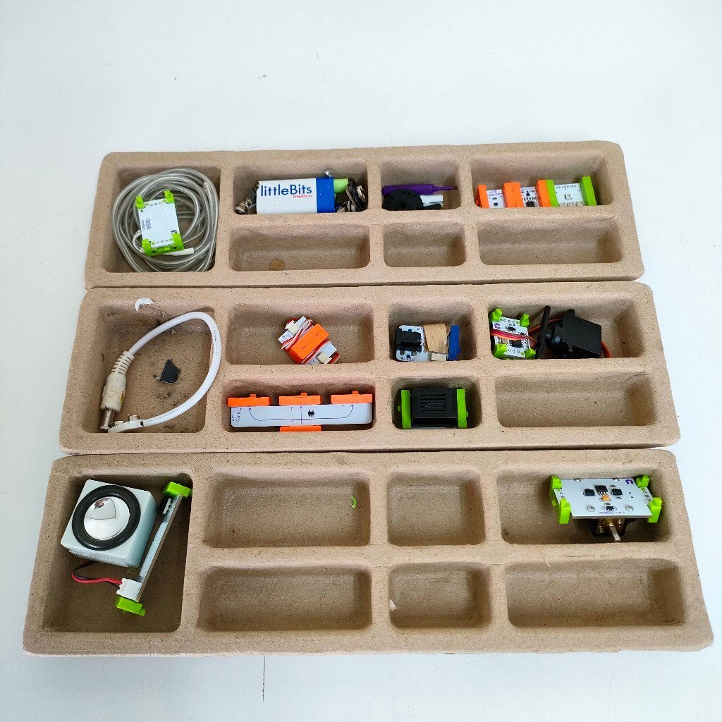 【littleBits】 Deluxe Kit 18 BITS MODULES 万能キット 知育 電子回路 創造力 プログラミング 現状品 digjunkmarketの画像2