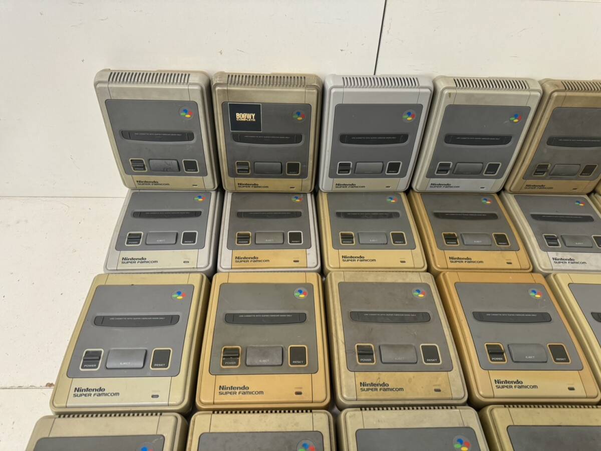 【任天堂 スーパーファミコン 本体 大量まとめ 24台セット SFC 本体のみ コントローラー アダプタ ケーブル 箱説 欠】 動作未確認 ジャンクの画像2