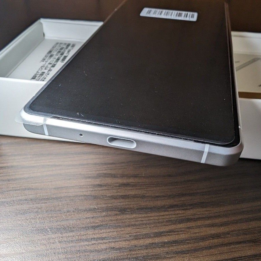 【SIMフリー】Xperia 1 II SO-51A 128GB docomo ホワイト ahamo版 
