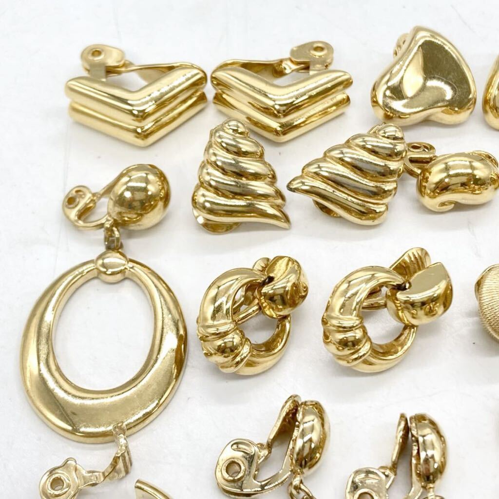 ■MONET(モネ)アクセサリー20点おまとめ■a重量約217g ゴールドカラー monet earring broach necklace jewelry accessory CE0 の画像3