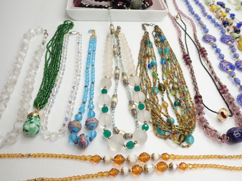 M915 ヴィンテージ ネックレス ガラス ビーズ 16点セット まとめて 大量 Vintage glass necklace 800ｇの画像2