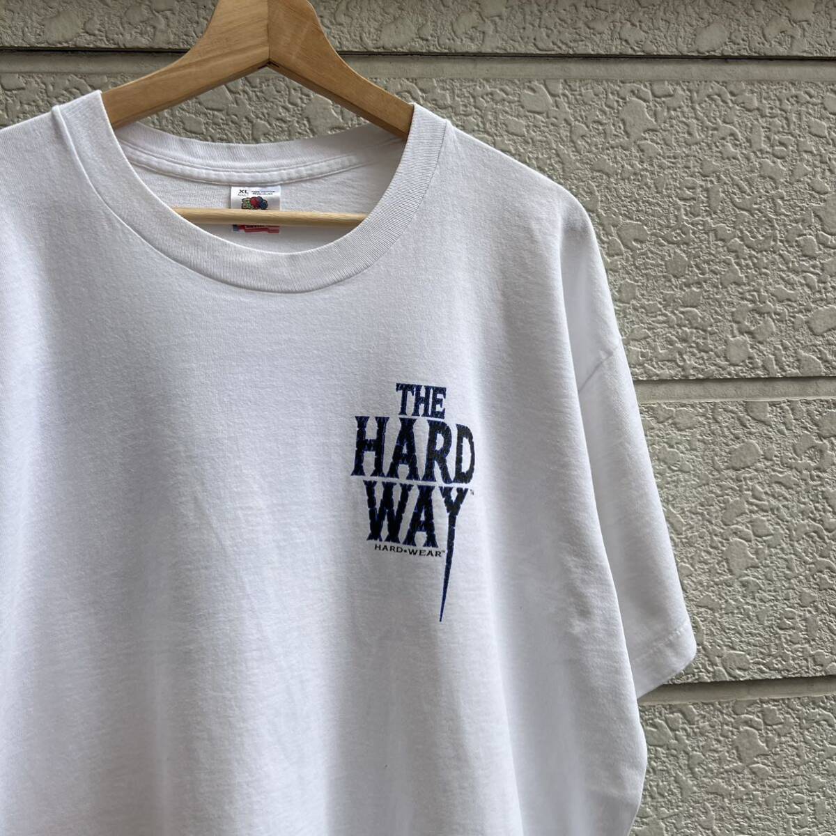 90s USA製 白 プリントTシャツ 半袖Tシャツ FRUIT OF THE LOOM フルーツオブザルーム アメリカ製 古着 vintage ヴィンテージ THE HARD WAYの画像2