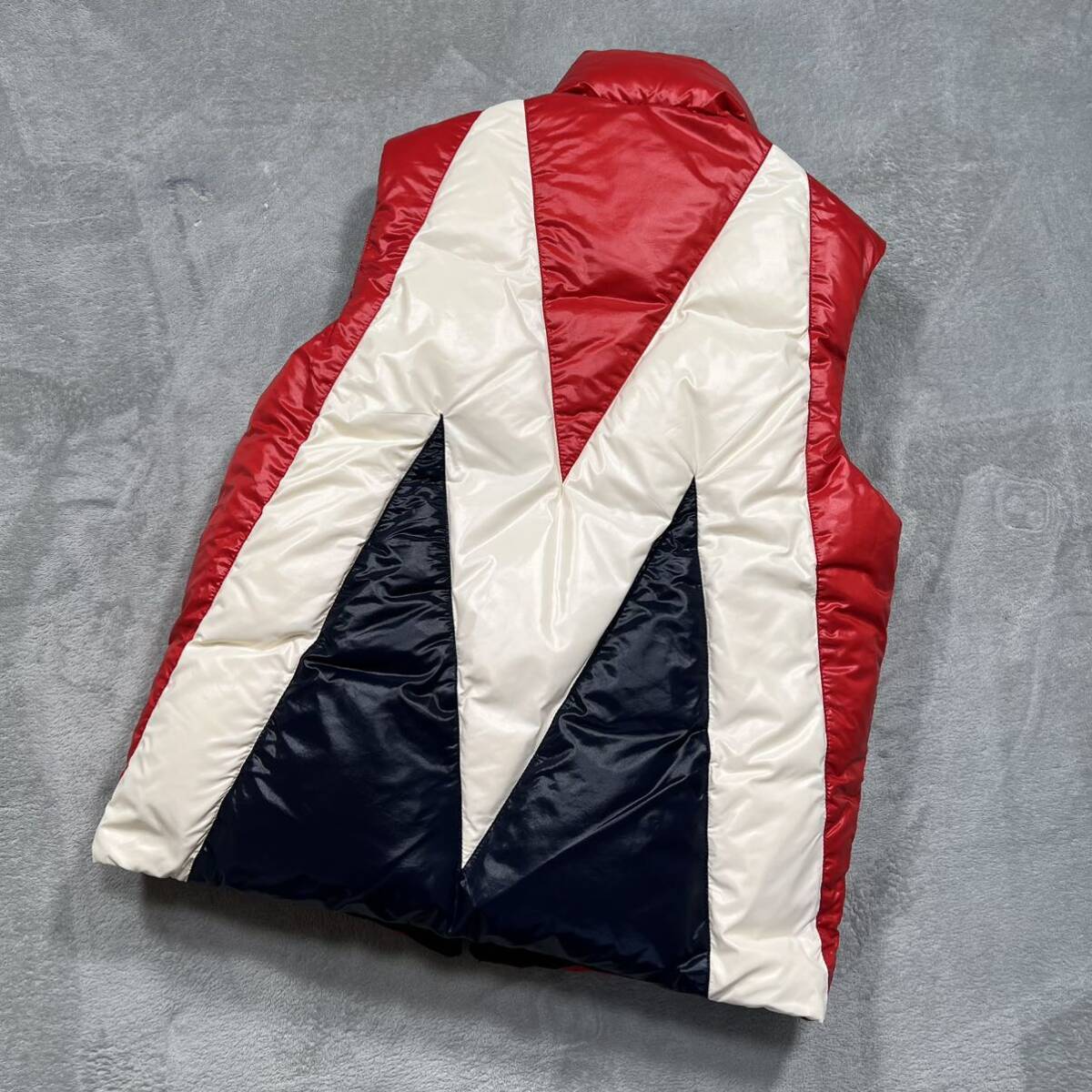 1円〜 極美品 MONCLER モンクレール ダウンベスト リバーシブル レッド/ブラック 3サイズ 7732の画像1