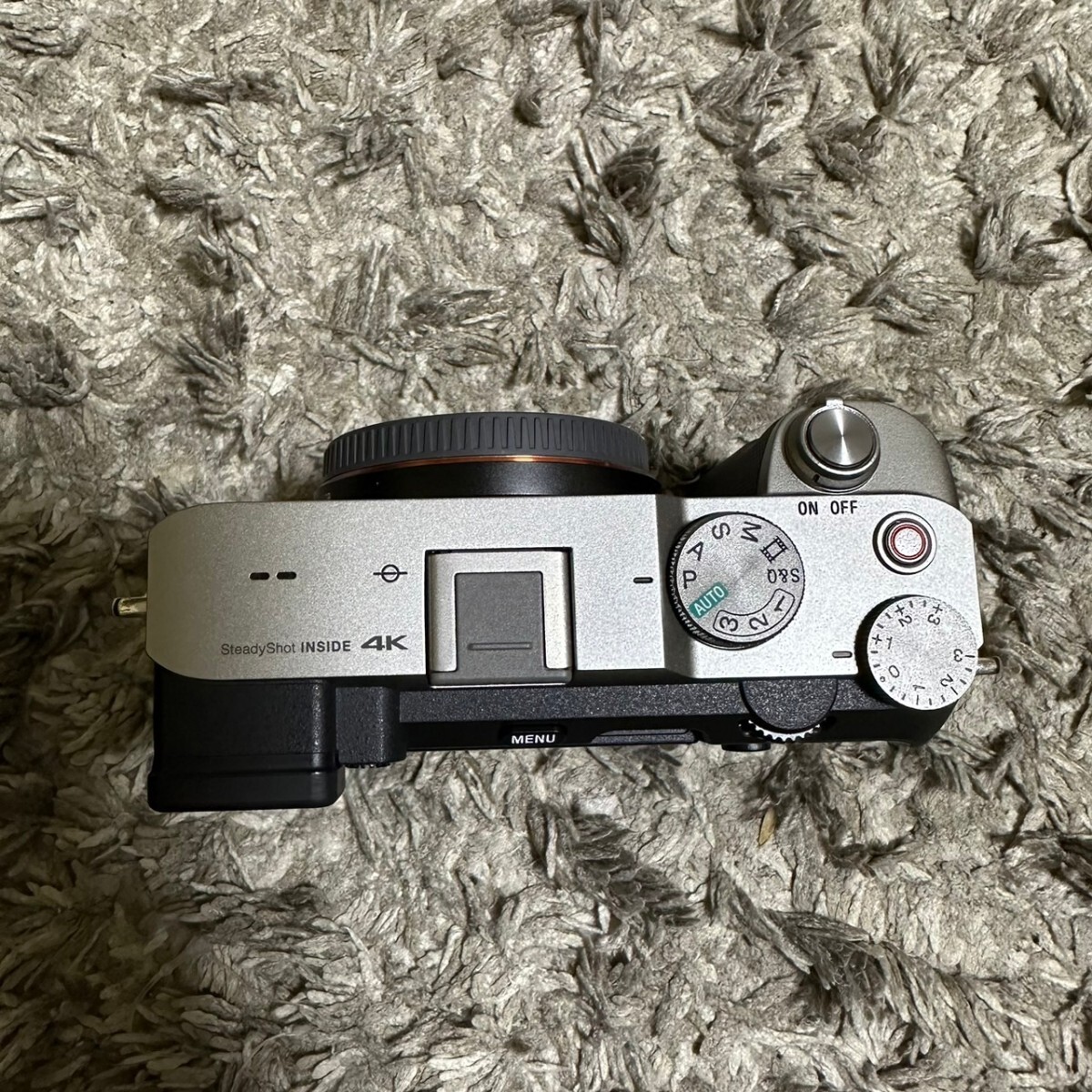 【美品】SONY デジタル一眼カメラ・ズームレンズキット α7C シルバー ILCE-7CLS(ズームレンズ付属なし)の画像3