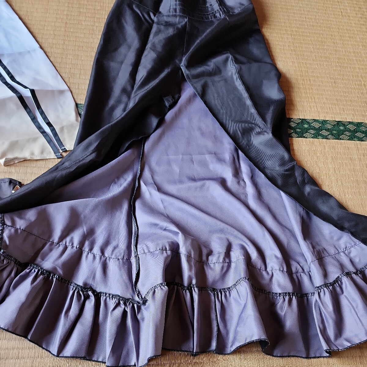 原神 凝光 ピザハットコラボ Mサイズ 一円スタートコスプレ衣裳 ヒモボタン 白とベージュに赤、黒にカーキ色ドレススカートの画像5