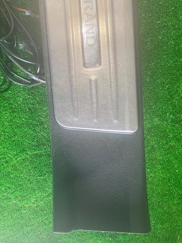 日産 エルグランド TE52 前期 純正 OP LED スカッフプレート キッキングプレート 左右セット 青イルミ 点灯テストOK Z548-01の画像3