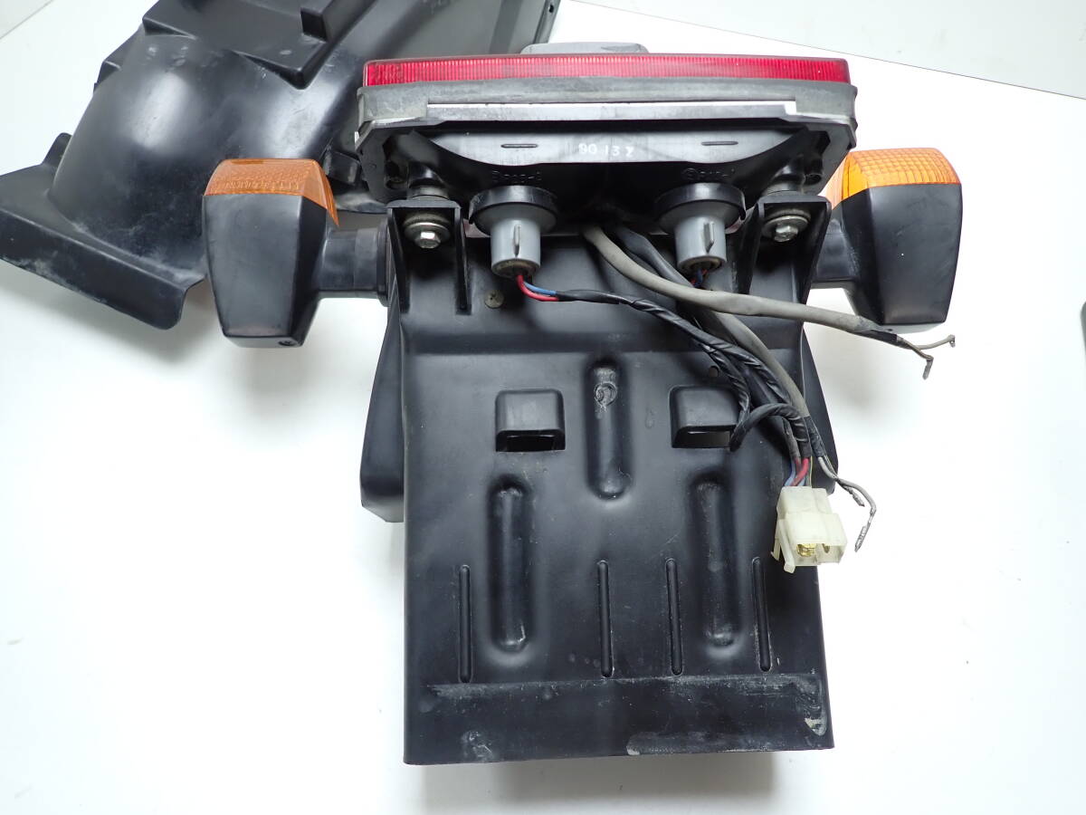 カワサキ GPZ400R『テールランプ・リアウインカー・インナーフェンダー・工具BOX・書類入れ（小物入れ）』_画像3