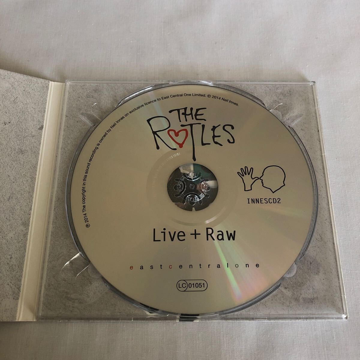 [ подписан ]the rutles/live + raw погремушка z