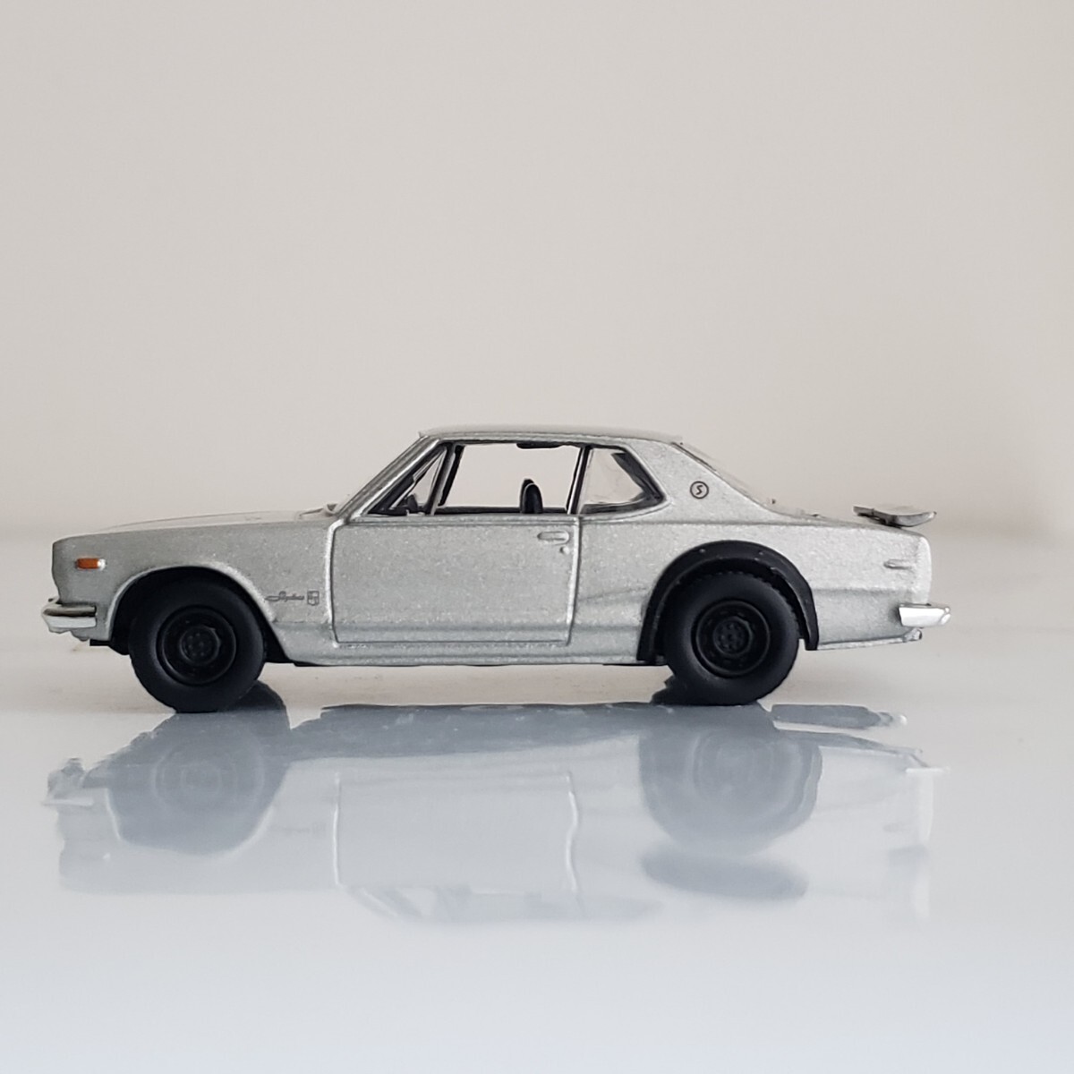 京商 1/64 日産 スカイライン 2000GT-R KPGC10 本体のみ ビーズコレクション？非売品？ケース無 ハコスカ 中古車_画像4