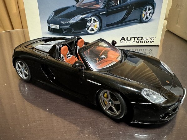 レア商品★AUTOart（オートアート） PORSCHE CARRERA GT 1/18　ブラック　　支払い２４H以内限定