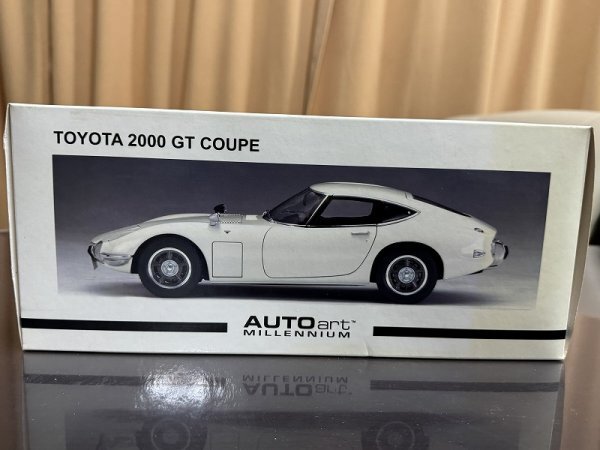 レア商品★AUTOart（オートアート） TOYOTA 2000 GT COUPE  1/18 ホワイト 支払い２４H以内限定の画像2