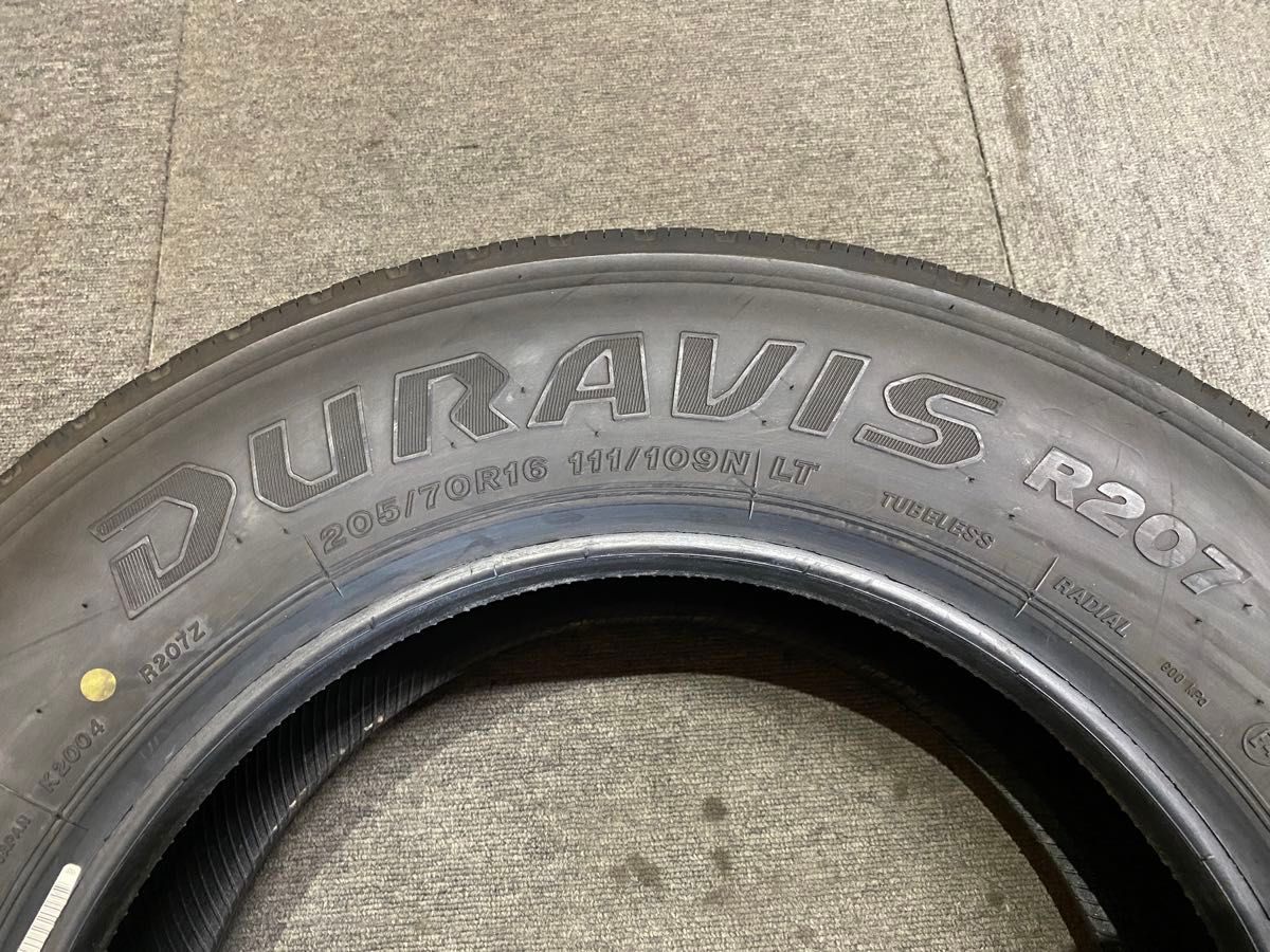 T-130☆【超バリ山】【2023年製造】ブリヂストン DURAVIS R207！205/70R16 111/109 NLT！