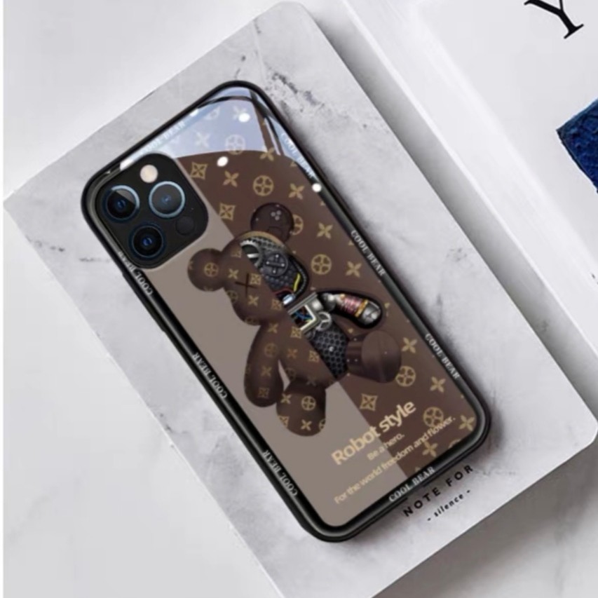 新品　iPhone15ケース ベア ベアブリック 　クマ　アイホンケース　強化ガラス　ブラウン　おしゃれ 高級感　カメラ保護 