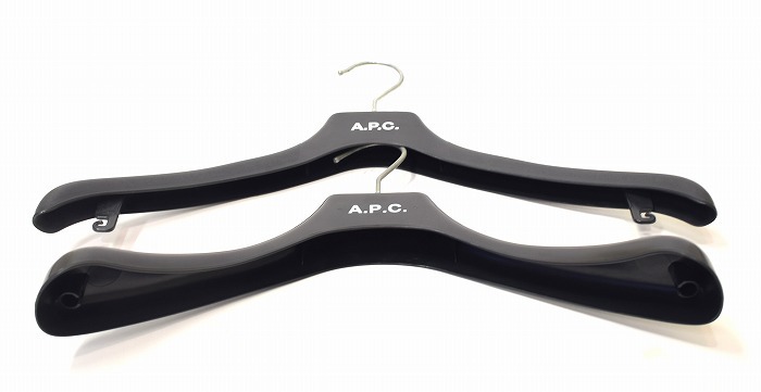 A.P.C.( A.P.C. ) plastic Logo hanger jacket coat LOGO Hanger 2 pcs set blouson APC