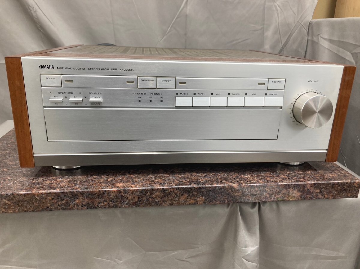 P1525☆【中古】YAMAHA ヤマハ A-2000a プリメインアンプ_画像2