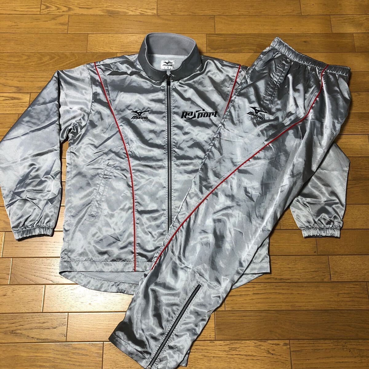 美品ミズノ ウィンドブレーカー上下セット サイズLL シルバー 美品ミズノ ウィンドブレーカー上下セット サイズLL シルバー
