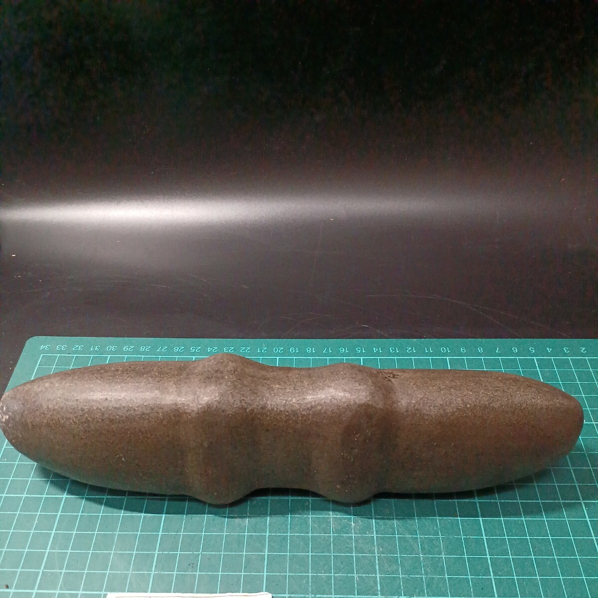 041019 石器 磨製石器 独鈷石 青森県三戸郡出土 27.5cm×7cm×6.1cm 1572gの画像4