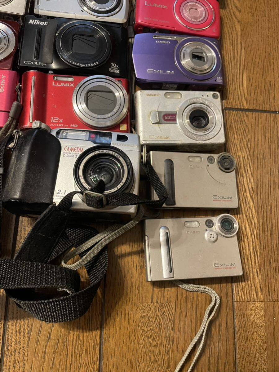 1円〜【まとめ売り】デジタルカメラ コンパクトカメラ 21個 OLYMPUS fujifilm lumix CASIO sony 等 ジャンク品の画像4