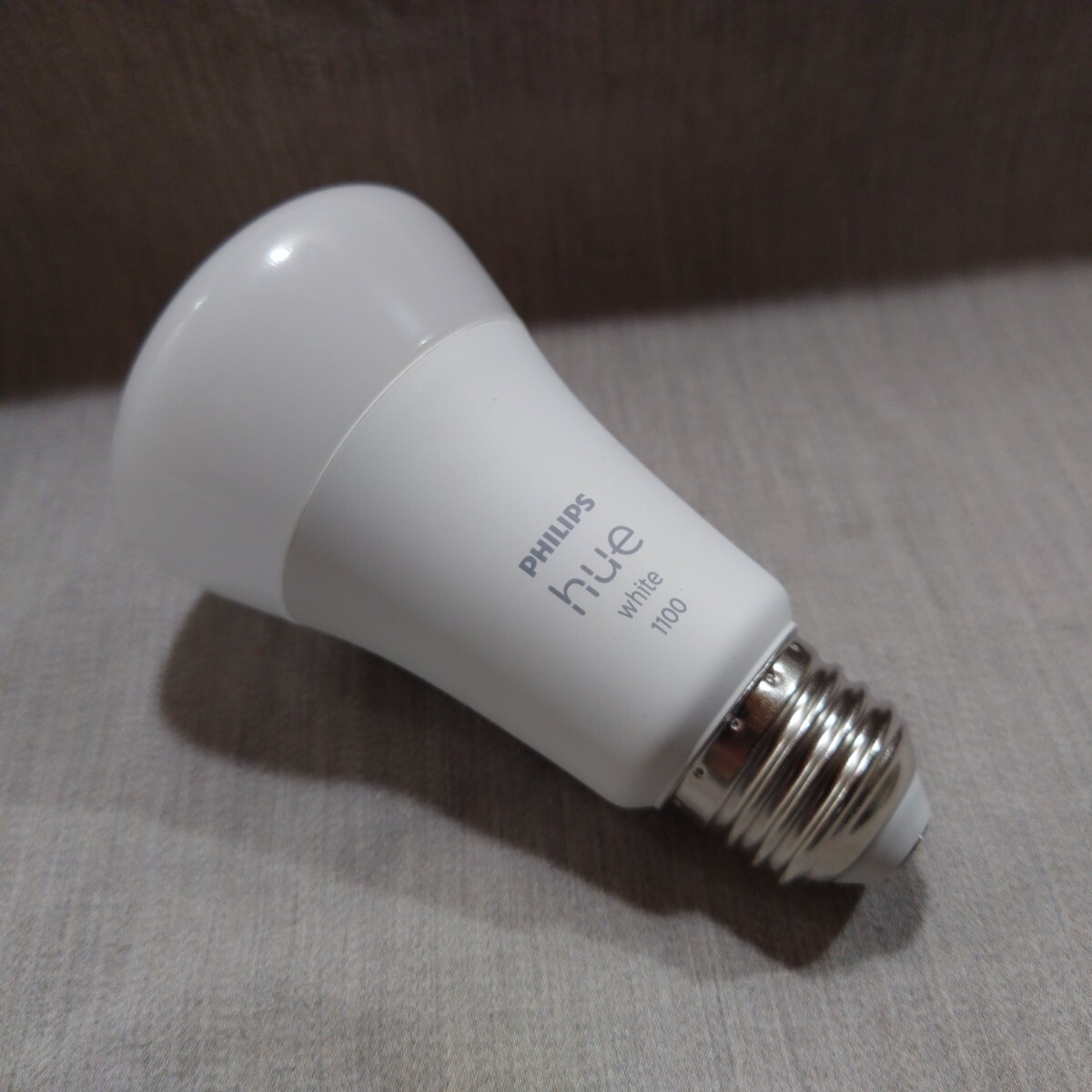 フィリップス hue E26 ホワイトシングル LED電球 PLH28WB 新品購入証明付きの画像2