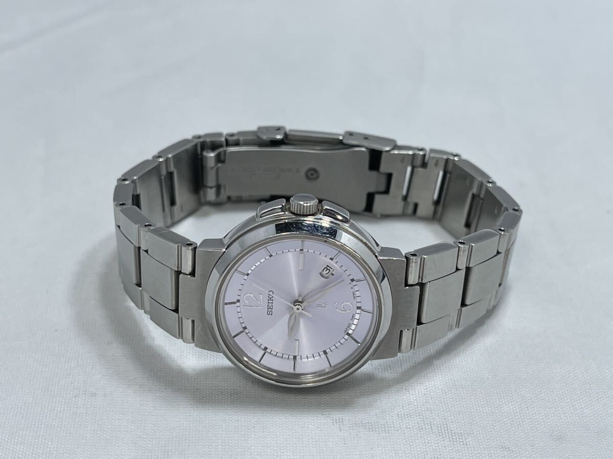 美品腕時計 SEIKO セイコー LUKIA ルキア 7N82-6E00 / レディース/ クォーツ/ デイト/ 純正ベルト/ ライトブルー白文字盤 / 日本製の画像8